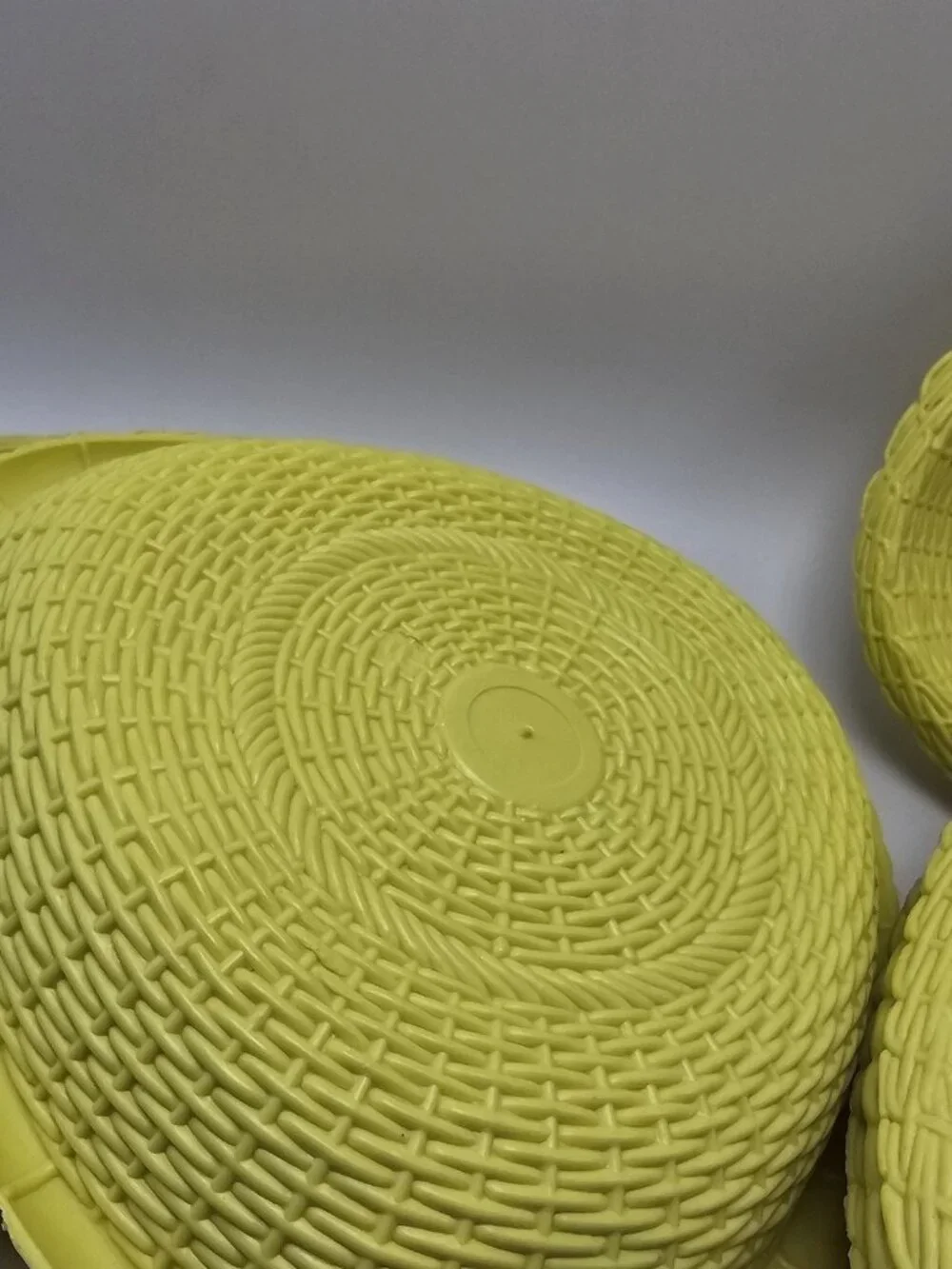 Yellow Triangle Plastic Basket Plates 6 Vintage Regaline USA Basketweave Bowls